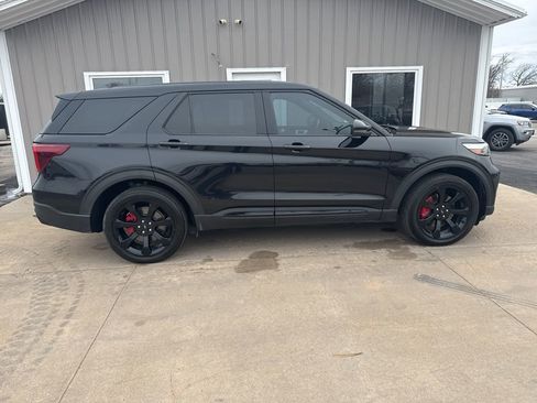 Used 2021 Ford Explorer ST w/ Equipment Group 401A image 2