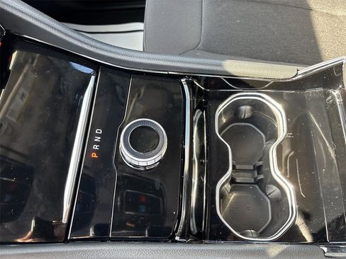 Used 2023 Jeep Grand Cherokee Laredo image 25