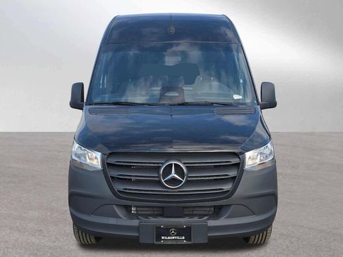 Used 2025 Mercedes-Benz Sprinter 2500 image 8