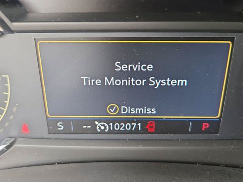 Used 2019 Cadillac XT4 Luxury w/ Trailering Package FWD image 30
