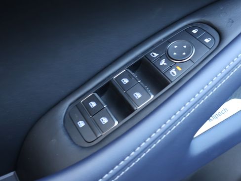 Used 2026 INFINITI QX60 Sport w/ Dark Cargo Package image 11