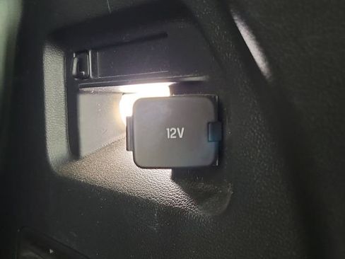 Used 2020 Ford Explorer XLT w/ Equipment Group 202A AWD/4WD image 9