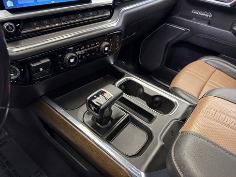 Used 2023 Chevrolet Silverado 1500 High Country w/ High Country Premium Package image 23