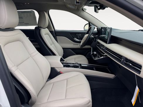 New 2026 Lincoln Corsair Grand Touring image 17