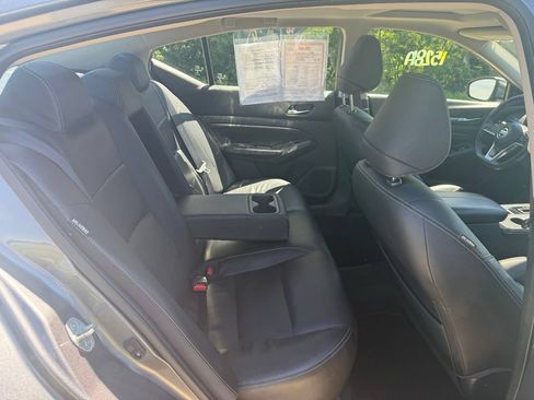 Used 2019 Nissan Altima 2.5 SL FWD image 15