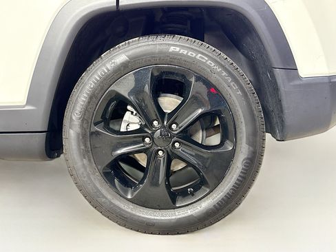 Used 2021 Jeep Compass Latitude image 35