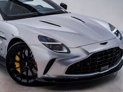 New 2026 Aston Martin V8 Vantage Roadster image 4