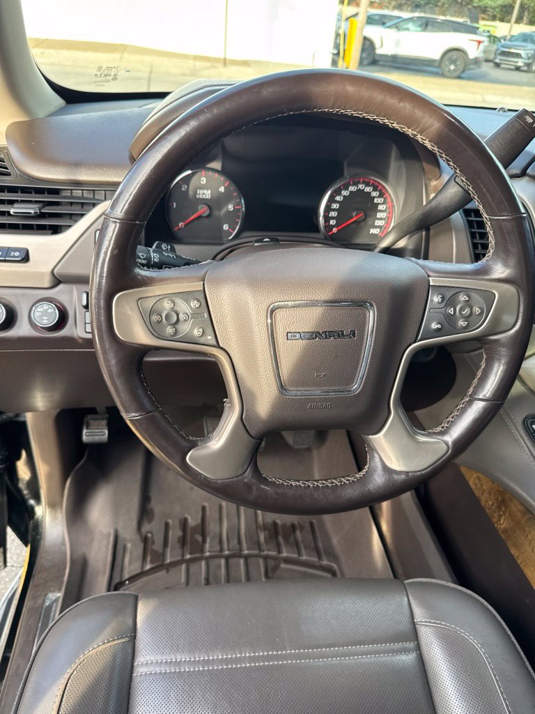 Used 2016 GMC Yukon Denali w/ Open Road Package AWD/4WD image 10