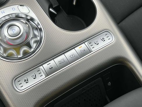 Used 2024 Genesis GV60 Advanced image 32