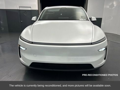Used 2026 Tesla Model Y Long Range image 9