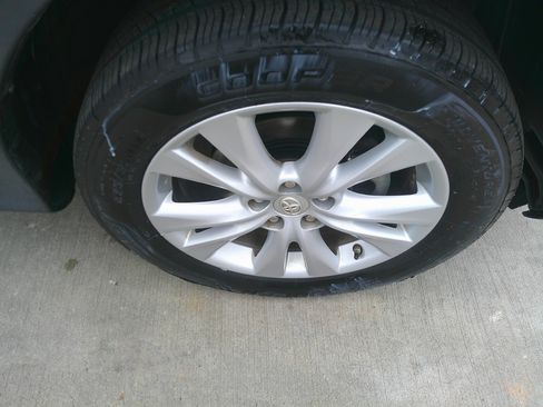 Used 2015 Toyota RAV4 Limited image 15