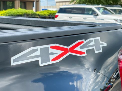 Used 2025 Chevrolet Silverado 3500 LTZ w/ LTZ Convenience Package AWD/4WD image 12