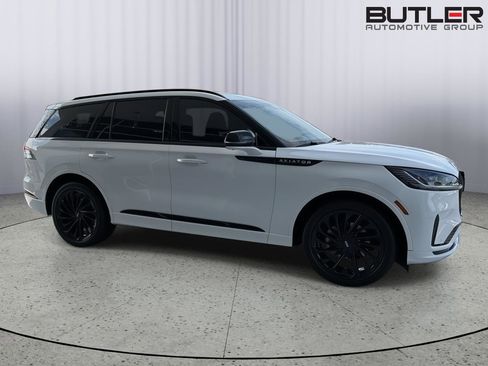 Used 2025 Lincoln Aviator Reserve w/ Equipment Group 201A AWD/4WD image 7