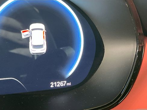 Used 2023 Genesis GV70 2.5T w/ Sport Prestige Package image 12