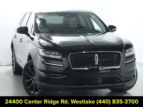 Used 2023 Lincoln Nautilus Reserve w/ Monochromatic Package AWD/4WD image 2