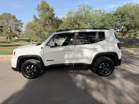 Used 2020 Jeep Renegade Altitude AWD/4WD image 2