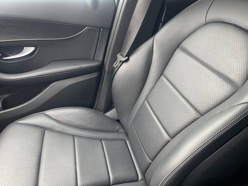 Used 2022 Mercedes-Benz GLC 300 4MATIC image 29