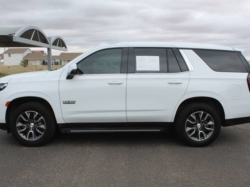 Used 2022 Chevrolet Tahoe LT w/ Luxury Package AWD/4WD image 10