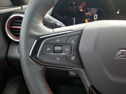 Used 2025 Chevrolet Trax RS image 21