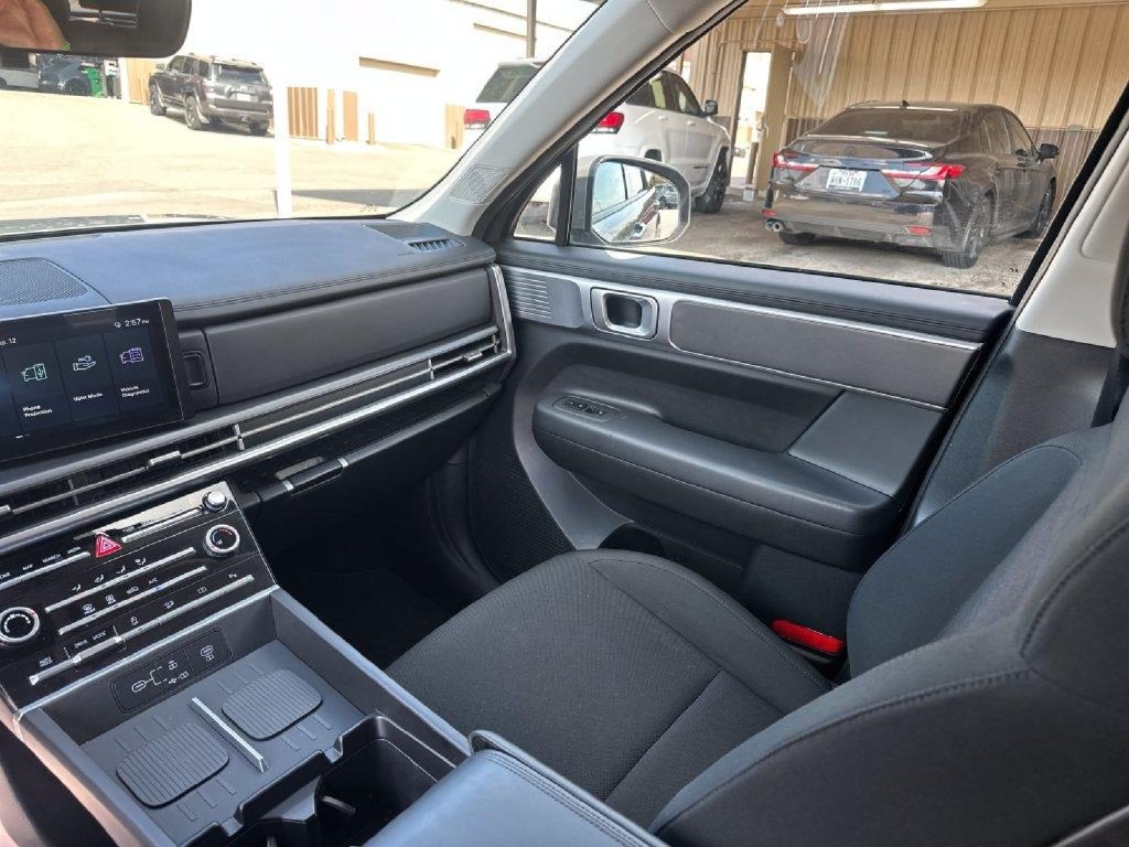 Used 2024 Hyundai Santa Fe SE FWD image 14