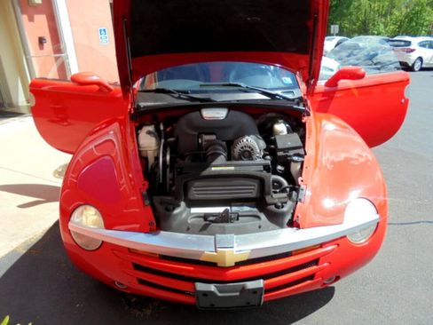 Used 2005 Chevrolet SSR w/ Preferred Equipment Group RWD image 33