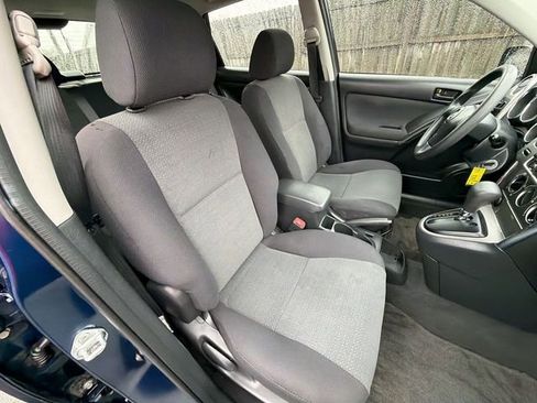 Used 2004 Toyota Matrix image 25