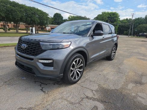Used 2022 Ford Explorer ST-Line RWD image 3