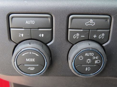 New 2026 Chevrolet Silverado 1500 RST AWD/4WD image 15