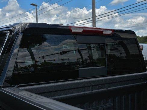 New 2025 GMC Sierra 1500 SLE w/ Preferred Package image 23