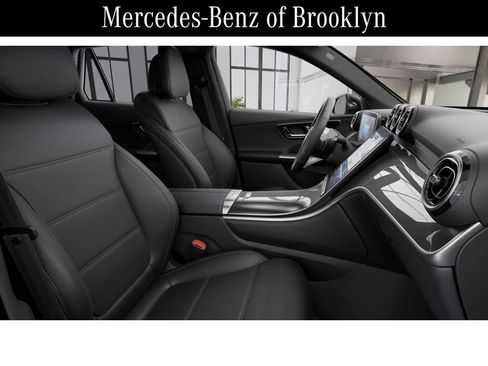 Certified 2025 Mercedes-Benz GLC 300 4MATIC image 4