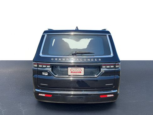 Used 2022 Jeep Grand Wagoneer Series III w/ Rear Seat Video Group 1 AWD/4WD image 9
