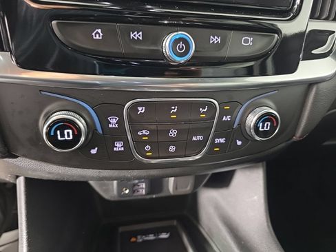 Used 2022 Chevrolet Traverse RS AWD/4WD image 21