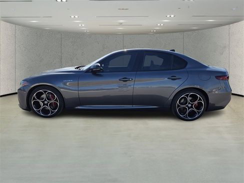 Used 2022 Alfa Romeo Giulia Veloce image 6