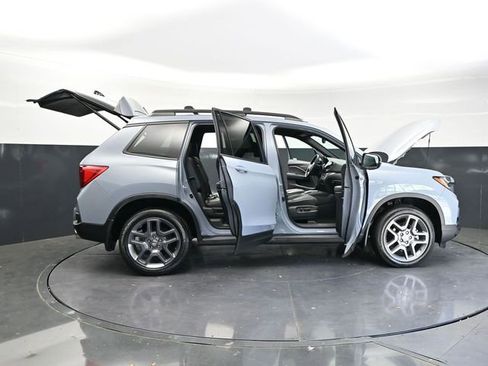 Used 2023 Honda Passport EX-L image 42