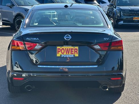 Used 2021 Nissan Altima 2.5 SV w/ SV Premium Package image 5