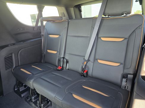 Used 2024 GMC Yukon XL AT4 w/ AT4 Premium Package image 10