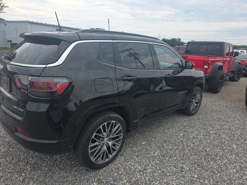 Used 2023 Jeep Compass Limited w/ Elite Group AWD/4WD image 5