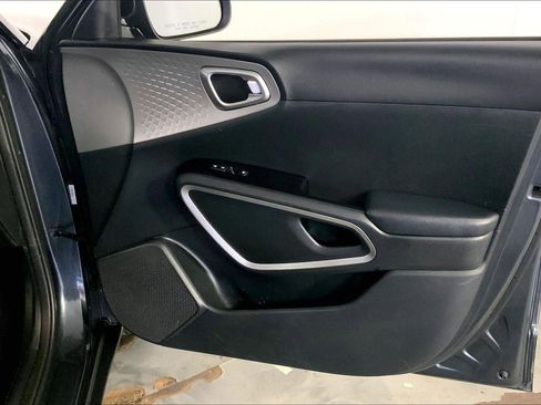 Certified 2023 Kia Soul S FWD image 25