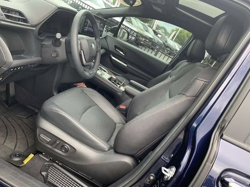 Certified 2025 Toyota Sienna Platinum AWD/4WD image 18