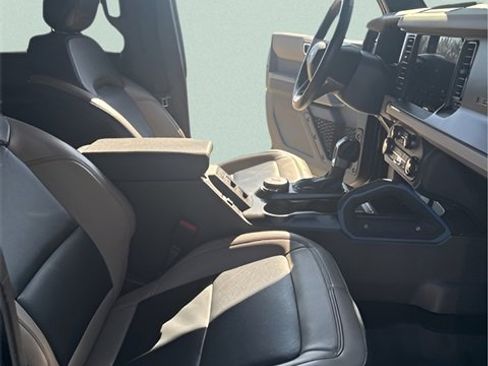 Used 2023 Ford Bronco Wildtrak image 29