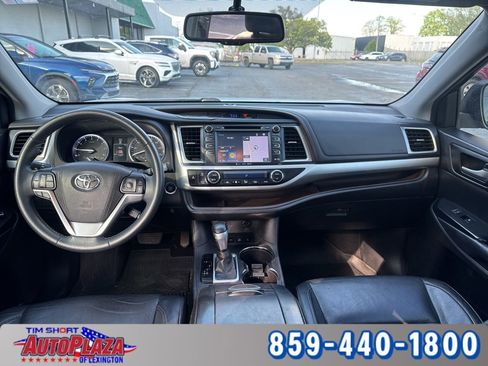 Used 2016 Toyota Highlander XLE AWD/4WD image 17