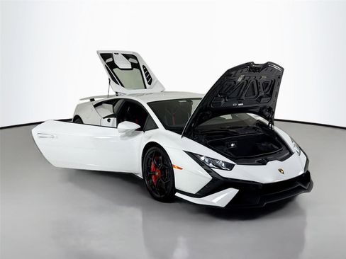 Used 2024 Lamborghini Huracan Tecnica image 40
