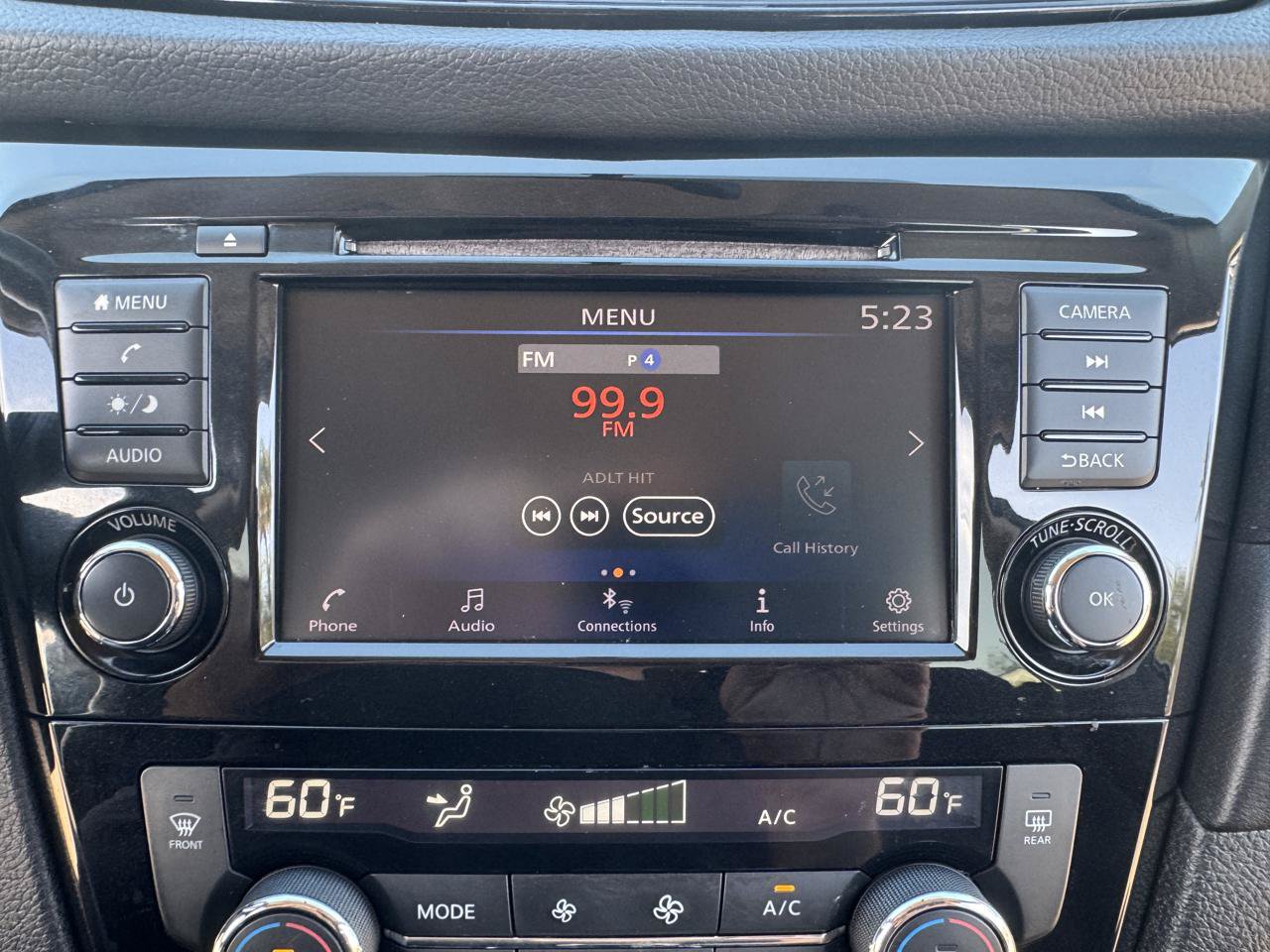 Used 2018 Nissan Rogue SV FWD image 38