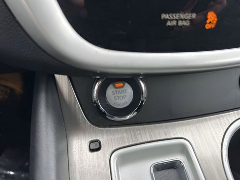 Used 2017 Nissan Murano SV w/ Premium Package image 22