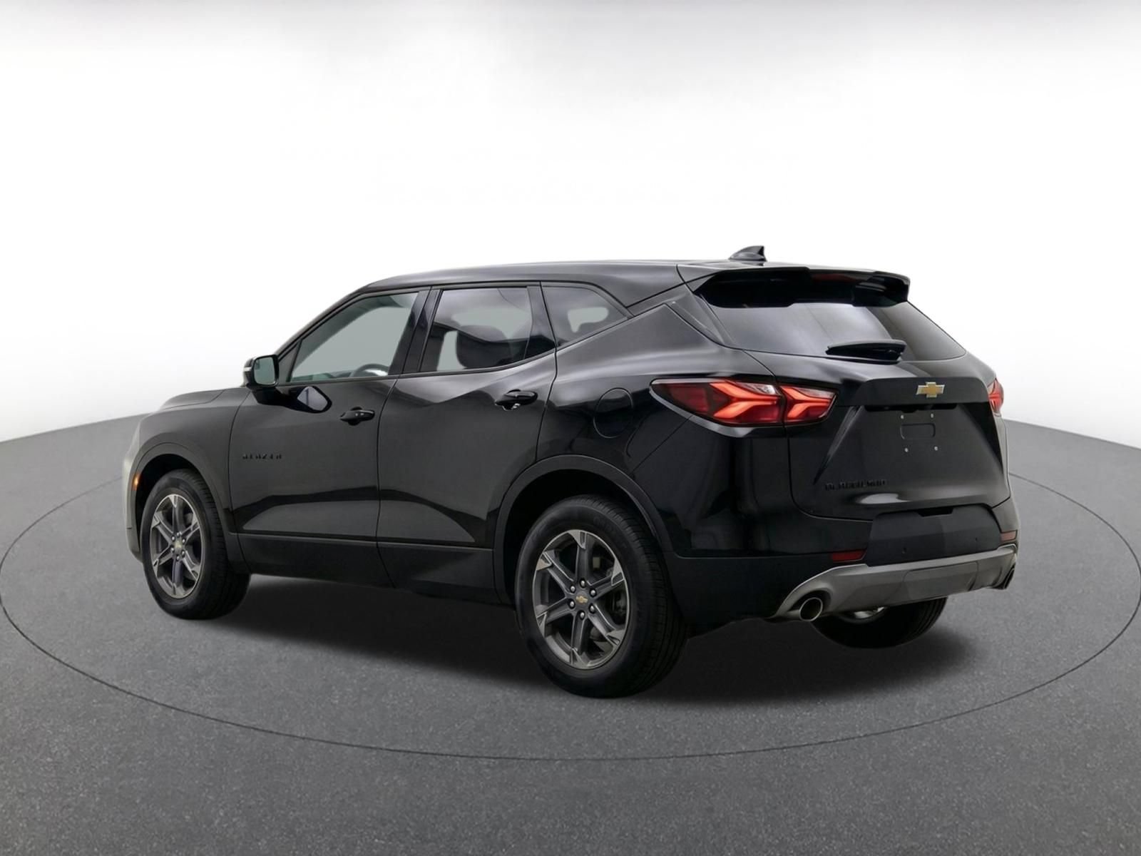 Used 2026 Chevrolet Blazer LT FWD image 6