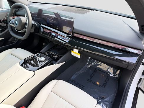 New 2026 BMW i5 eDrive40 RWD image 14