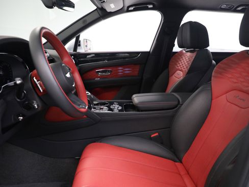 New 2025 Bentley Bentayga Extended Wheelbase image 16