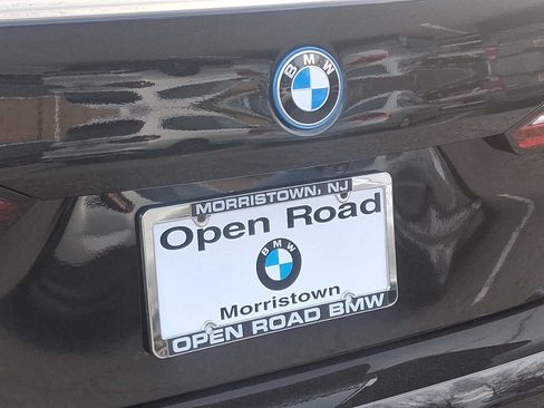 Used 2024 BMW i5 eDrive40i w/ Premium Package RWD image 29