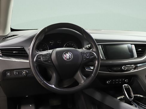 Used 2020 Buick Enclave Essence FWD image 9
