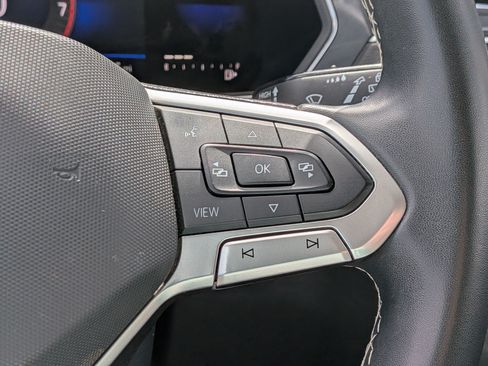 Used 2022 Volkswagen Tiguan SE w/ Panoramic Sunroof Package AWD/4WD image 19